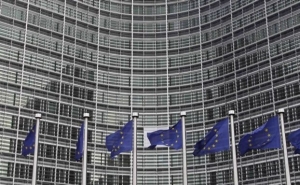 Βρυξέλλες: Η παράταση δεν είναι αναγκαία εάν υπάρξει νέο πρόγραμμα