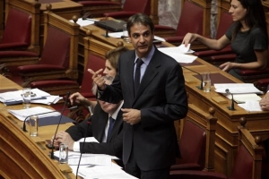 Μητσοτάκης: Να τελειώσουμε με τους αποσπασμένους στα βουλευτικά γραφεία