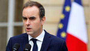 Γαλλία: Ο Μακρόν επαναδιορίζει τον Σεμπαστιάν Λεκορνί στη θέση του πρωθυπουργού