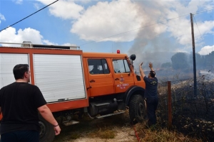 Υπό μερικό έλεγχο η πυρκαγιά στη Σητεία Κρήτης