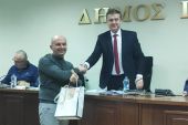 Στον Πρόεδρο της ΔΕΥΑΠ Τριαντάφυλλο Ναλμπάντη το φλουρί του δημοτικού συμβουλίου Παιονίας