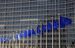 Κομισιόν: Παρακολουθούμε στενά το θέμα της πΓΔΜ