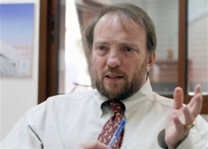 Λόρενς Γιόλες: «Κανένας φράχτης δεν είναι αποτελεσματικός»