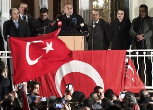 Προκαλεί την Γερμανία ο ΥΠΕΞ του Ερντογάν από το έδαφός της