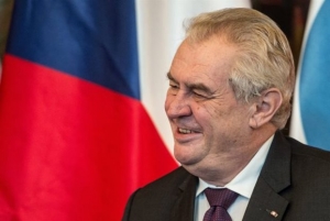 Τσεχία: «Όχι» της κυβέρνησης στον πρόεδρο για Czexit
