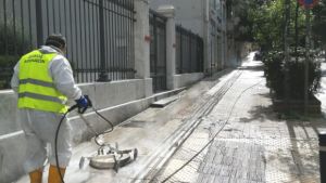Νέα υπερσύγχρονα μηχανήματα για πλύσιμο - απολύμανση από τον Δήμο Αθηναίων (ΦΩΤΟ)