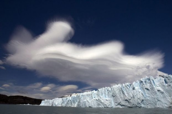 Περίτο Μορένο: Ενας τεράστιος παγετώνας ετοιμάζεται να καταρρεύσει