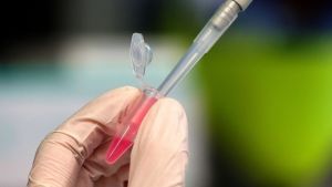 Ηνωμένο Βασίλειο: «Ασφαλές και αποτελεσματικό το εμβόλιο της AstraZeneca»