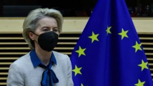 Φον ντερ Λάιεν: Εάν όλοι οι εμβολιασμένοι στην ΕΕ έκαναν 3η δόση, θα αποφεύγαμε περίπου 1 εκατ. νοσηλείες