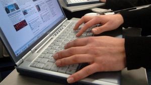 Έλεγχο των επιχειρήσεων κατά τη διακίνηση αγαθών μέσω του διαδικτύου και των μέσων κοινωνικής δικτύωσης ζητά το ΕΒΕΘ