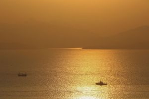 Επιθέσεις του Ιράν κατά αμερικανικών δυνάμεων στα Στενά του Ορμούζ: Προειδοποιήσεις από τους Φρουρούς της Επανάστασης