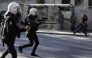 Οι Αρχές συνέλαβαν δεκάδες υπαλλήλους του τουρκικού υπουργείου Οικονομικών