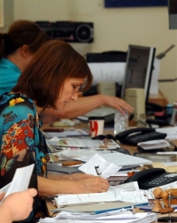 Τρέχουν για να ανανεώσουν τις συμβάσεις των υπαλλήλων τους Δήμοι και Περιφέρειες