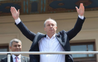 «Ας αναμετρηθούμε σαν άνδρες» κάλεσε τον Ερντογάν ο Ιντζέ