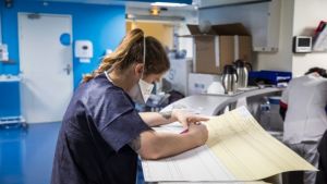 Γαλλία-Covid-19: Ξεπεράστηκε το όριο των 70.000 θανάτων