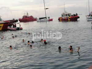 Θεσσαλονίκη: Τελέστηκε ο καθαγιασμός των υδάτων – Πλήθος κόσμου στο λιμάνι (ΦΩΤΟ &amp; ΒΙΝΤΕΟ)