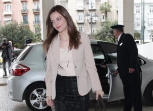 Αβεβαιότητα και φόροι στραγγαλίζουν νοικοκυριά και επιχειρήσεις