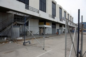 Η επόμενη ημέρα στον ερειπωμένο πια καταυλισμό του Ελληνικού