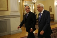 Τηλεφωνική επικοινωνία Παυλόπουλου-Ολάντ