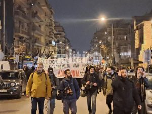 Πορεία Αντιεξουσιαστων στο κέντρο της Θεσσαλονίκης για το δυστύχημα στα Τέμπη