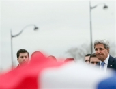 Κέρι: «Συμμεριζόμαστε το πένθος των Γάλλων» έστω και... αργά