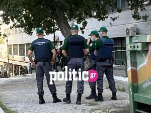 Θεσσαλονίκη: Νέα περιπολία της πανεπιστημιακής αστυνομίας στο ΑΠΘ – Έξω από τη ΣΘΕ οι φοιτητές (pics &amp; vids)