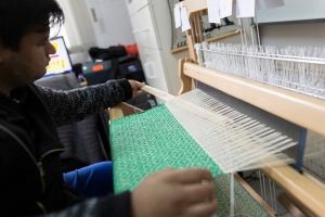 «Υφαίνοντας» μια κοινωνία της συμπερίληψης στο Εργαστήριο Κλωστοϋφαντουργίας του ΕΕΕΕΚ Κιλκίς, με τις ξεχωριστές δημιουργίες