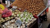 Ξεκινά τη Δευτέρα η διάθεση κουπονιών για δωρεάν προϊόντα στις λαϊκές αγορές