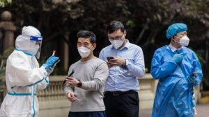 Κίνα: Η άρση των μέτρων εκτόξευσε τους θανάτους από Covid-19